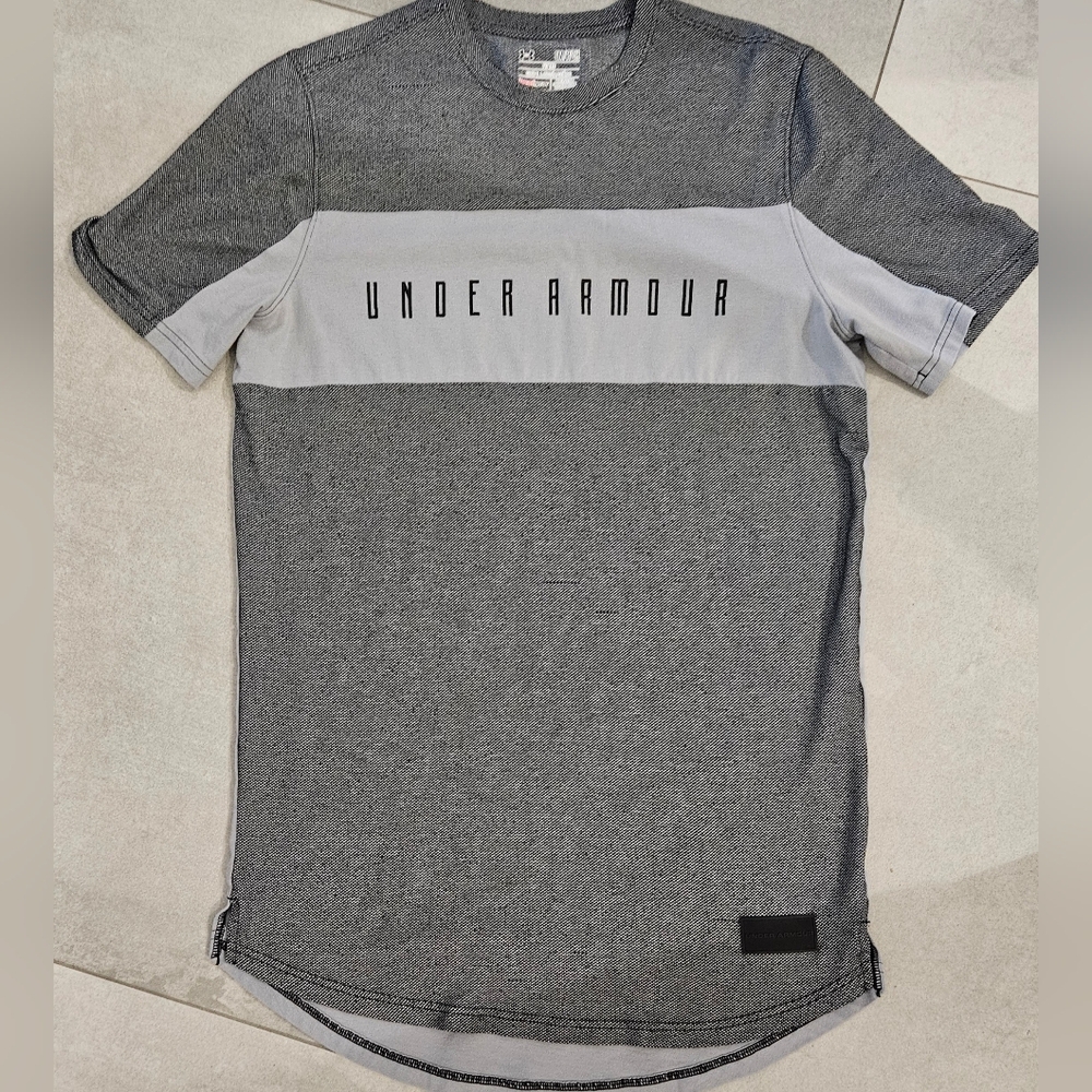 Mens Under Armour Shirt Small
